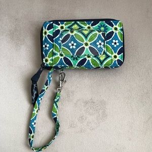 Green floral print Vera Bradley clutch/wristlet